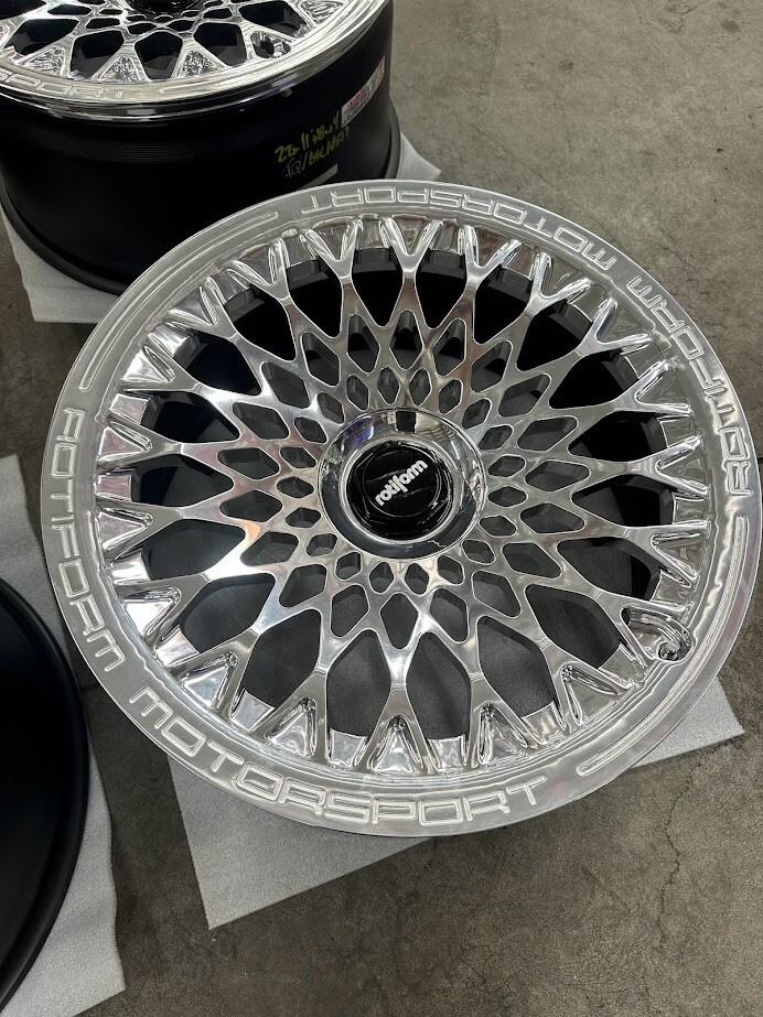 Rotiform Wheels LHR-M Two Piece - 22" for Rolls Royce Ghost / Wraith / Dawn