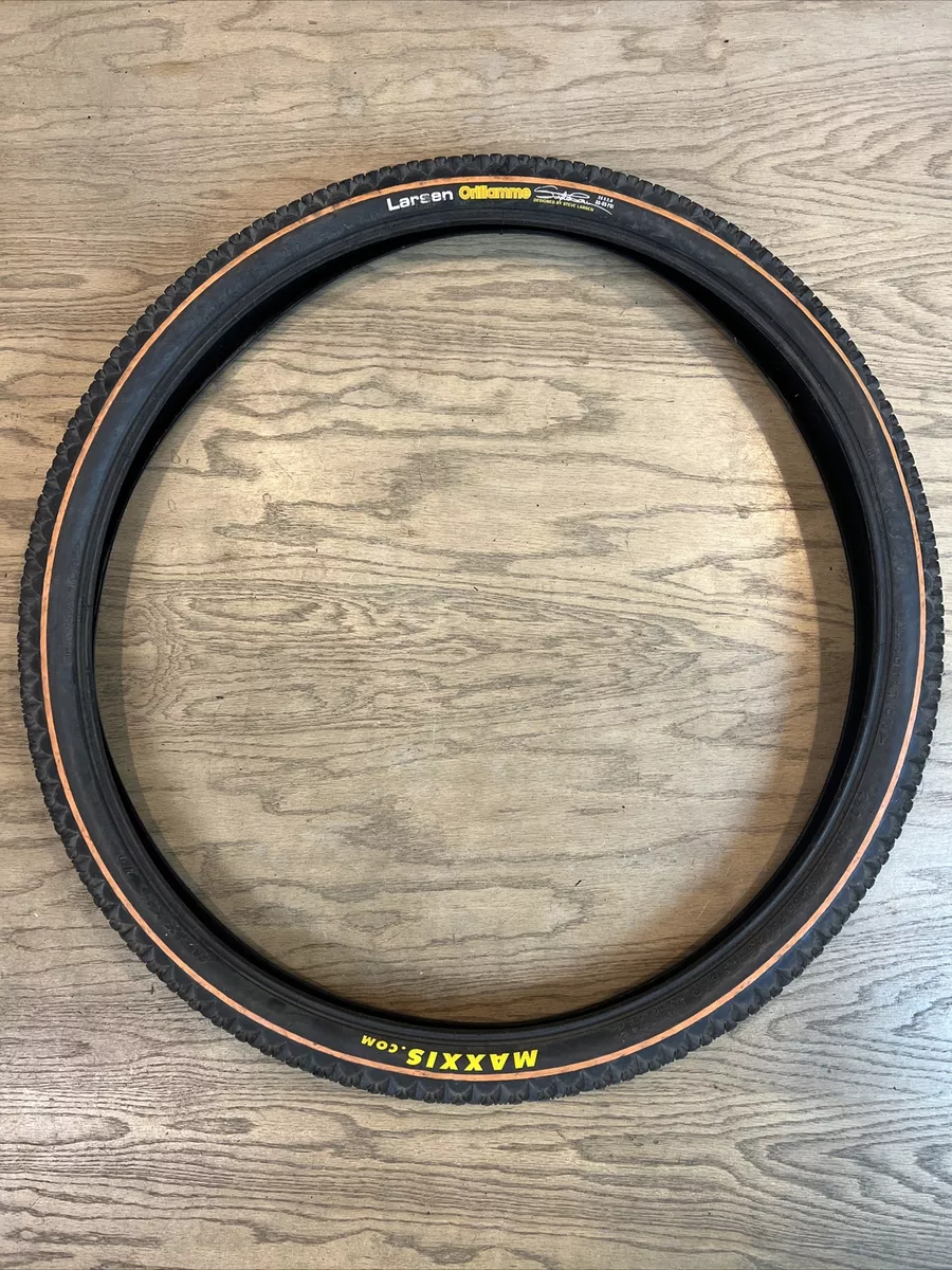 Maxxis Larsen Oriflamme Folding Semi Slick 26 x 2.0 Mountain Bike