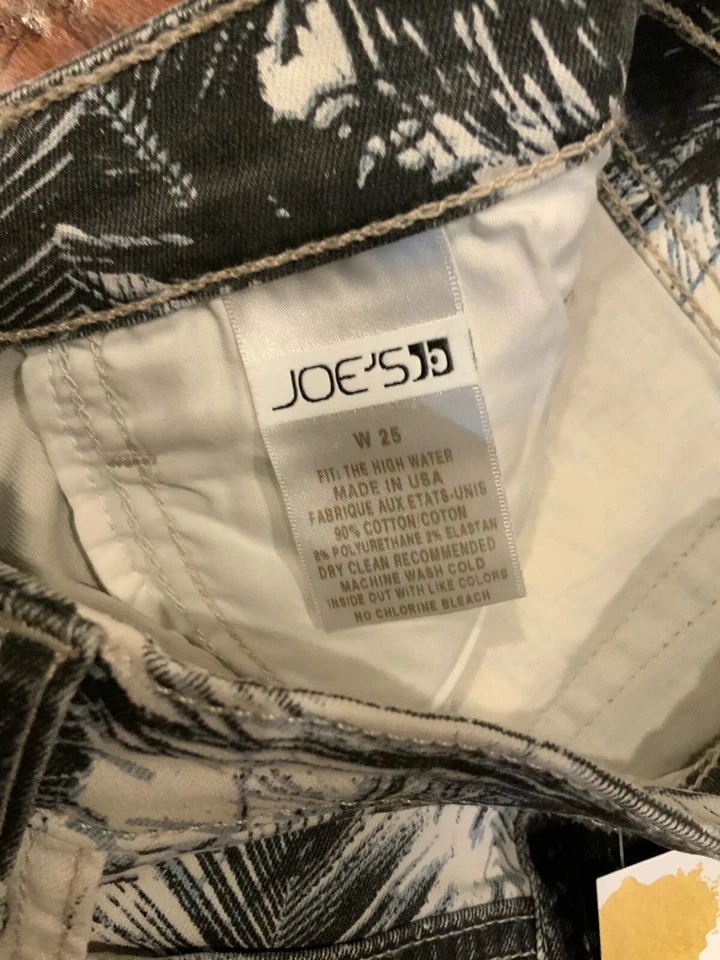 Joe's Jeans Black & White Tropical Print Denim Low Rise Skinny Jeans, Size 25 - Image 4 of 4