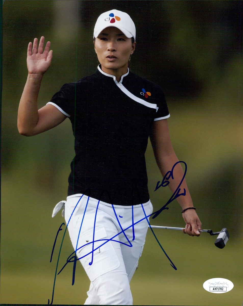 Se Ri Pak LPGA Golfer Signed 8x10 Glossy Photo JSA Authenticated
