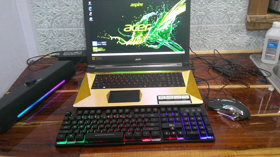 Acer Aspire NITRO BUNCH v17-vn7-792g,intel i5 2.3-3.20ghz.500gb,128gb,16gb,17.3" - Image 2 of 4