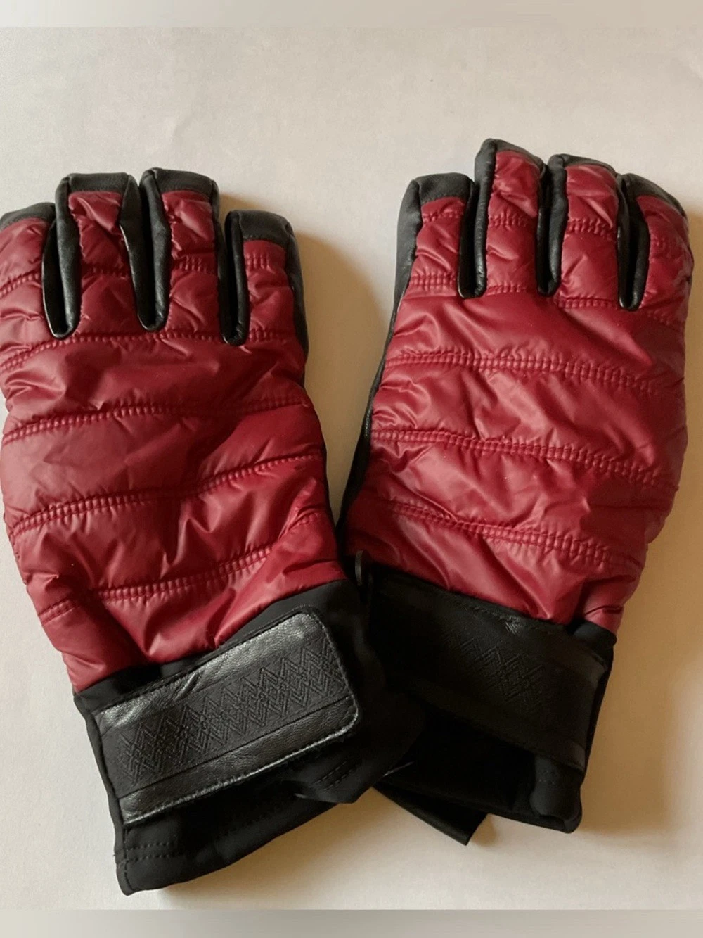 UGG MENS ALL WEATHER TASMAN STRAP GLOVE GLOVES RED AND BLACK SIZE LARGE NWOT