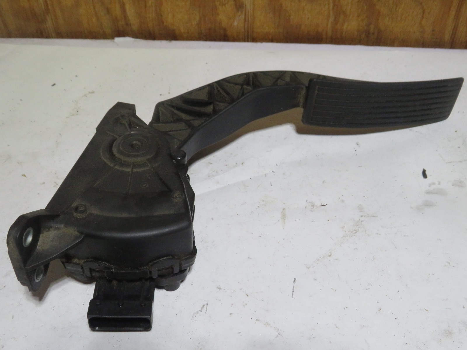 2006 2007 Chevy Duramax 3500 Van  Accelerator Gas Pedal thumbnail 5
