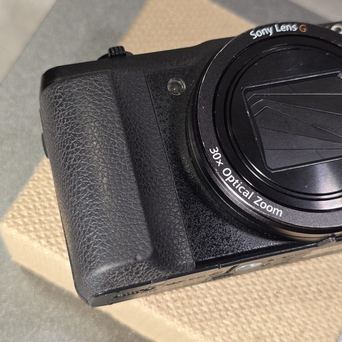Sony Cyber-shot DSC-HX60V Compact Camera Read - Picture 3 of 20