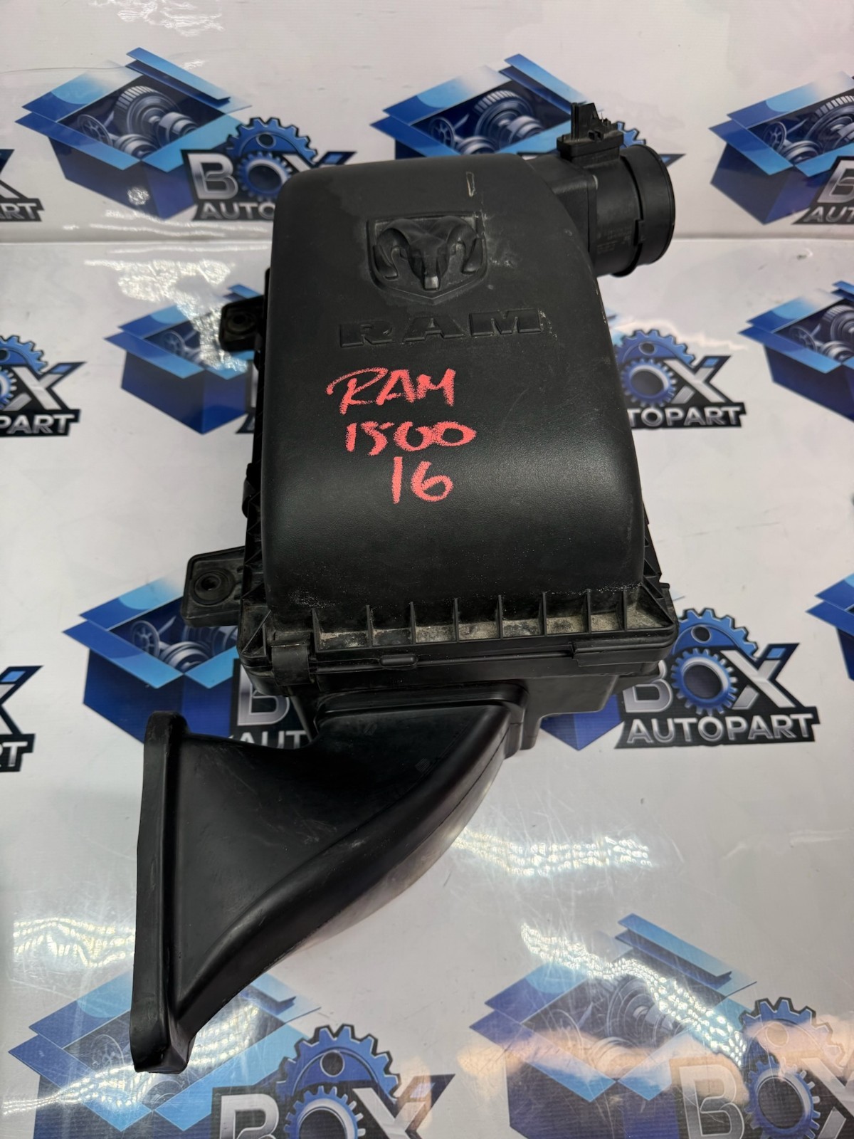 2015-2018 Dodge Ram 1500 3.0L Air Cleaner Filter Box Assembly 68190706AB OEM