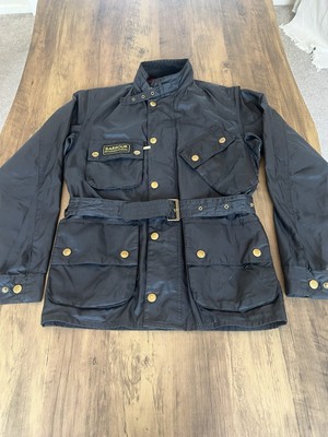 Barbour Nylon International Herrenjacke, schwarz, Größe S, mit Gürtel