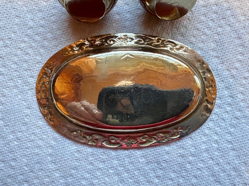 Vtg 1970s Hand-Made Salt & Pepper & Tray Brass And Enamel Made In India - Picture 10 of 11