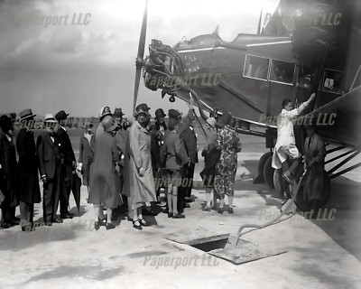 1920's Passengers Wait To Board A Plane 8x10 Photo