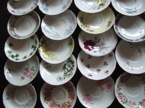 10 x Platillos de porcelana de hueso vintage desajustados boda fiesta de té café salones de té - Imagen 4 de 8