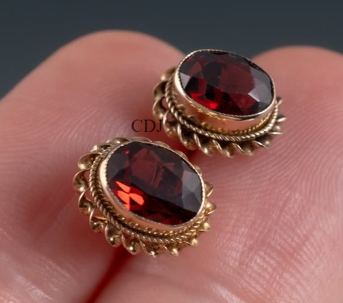 Gorgeous Women's Oval Cut Simulated Garnet Solitaire Stud Earring 925 Silver - Picture 3 of 6
