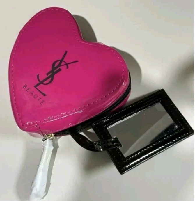 Borsa trucco Yves Saint Laurent YSL Beauty a forma di cuore borsa a specchio novità NUOVA