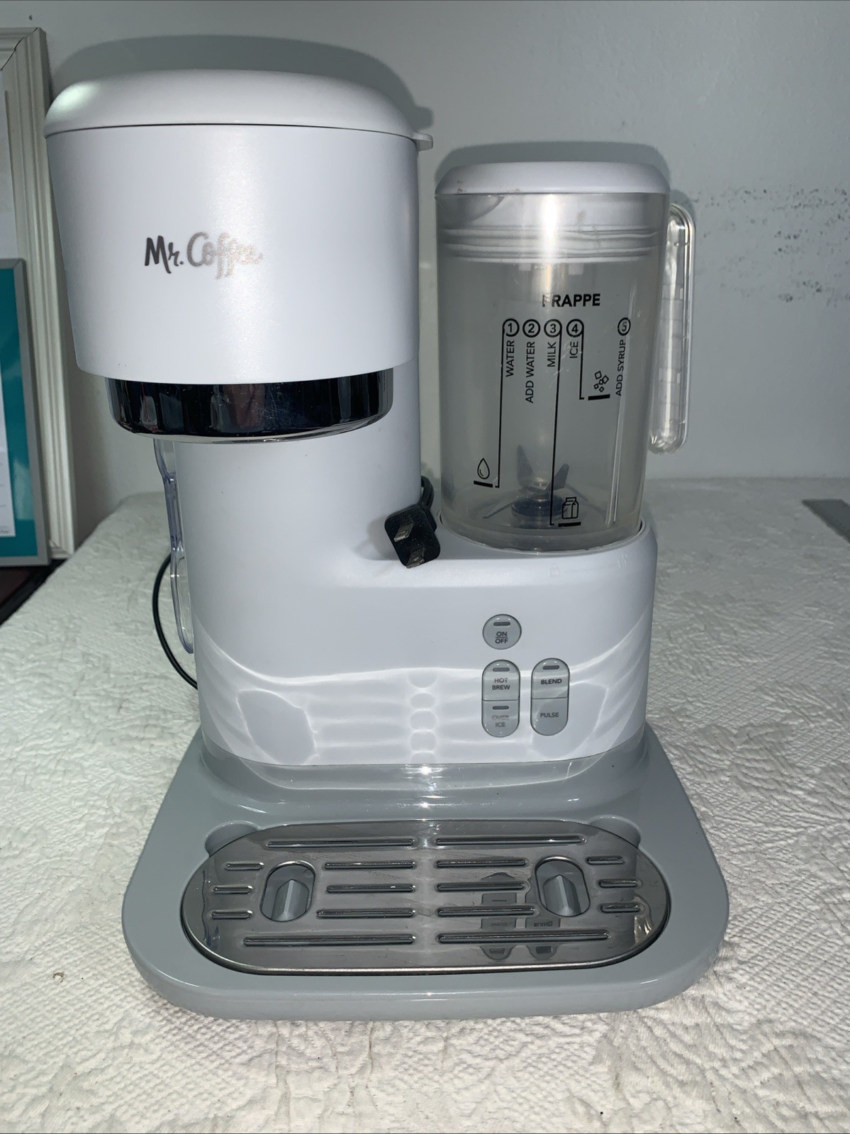 White Mr Coffee Frappe 3-in-1 Frozen Iced Hot Coffee Maker &