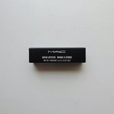 MAC - Satin Lipstick - Cyber - 0.1 oz