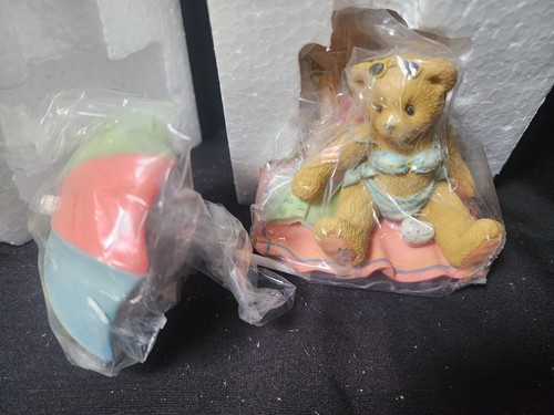 Figura Cherished Teddies Judy, I'm Your Bathing Beauty 1996 con caja nueva de stock - Imagen 4 de 4