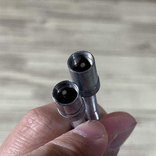 Leica Leitz BLACK and SILVER two Pcs Set Double Shutter Release Cable 7427 Q - Picture 8 of 10