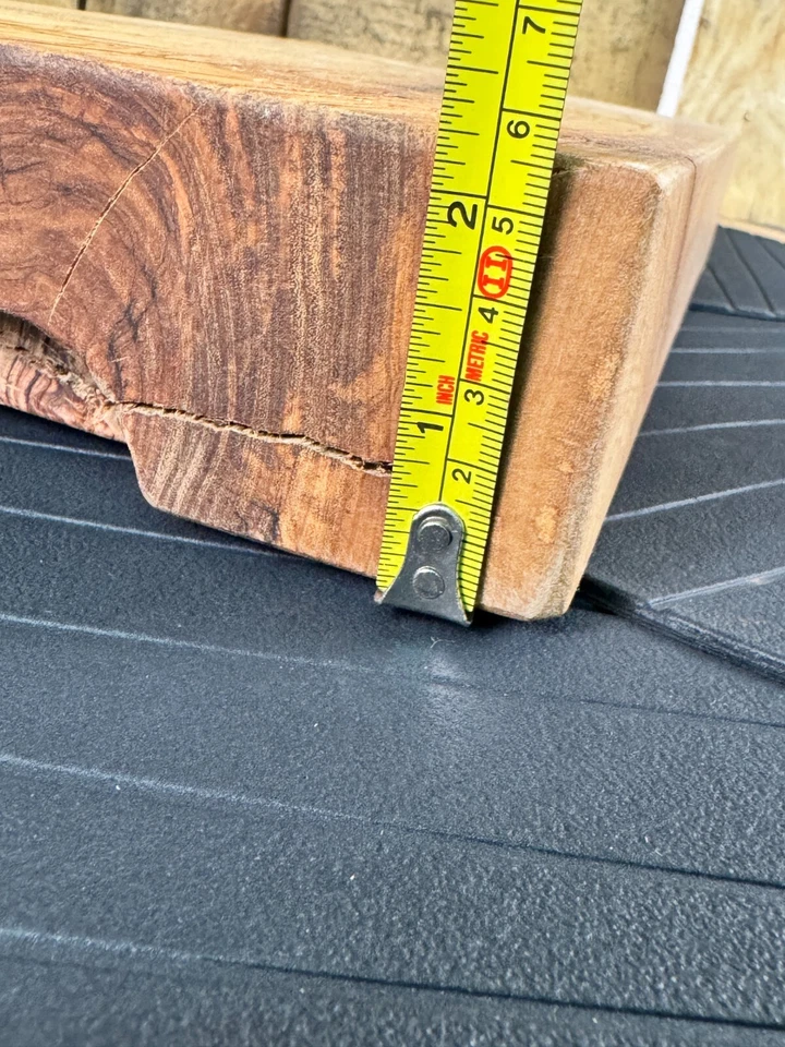 tagliere fatto a mano in legno di ulivo massello made in Italy - Immagine 4 di 4