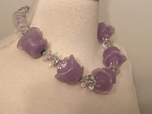ANGELA CAPUTI Clear & Lavender Color Resin Flower Buds Choker Necklace - Picture 6 of 9