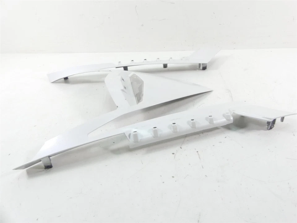 Capa carenagem lanterna traseira 2011 Victory Vision Tour lanterna traseira - Leia 5436209 - Imagem 4 de 4