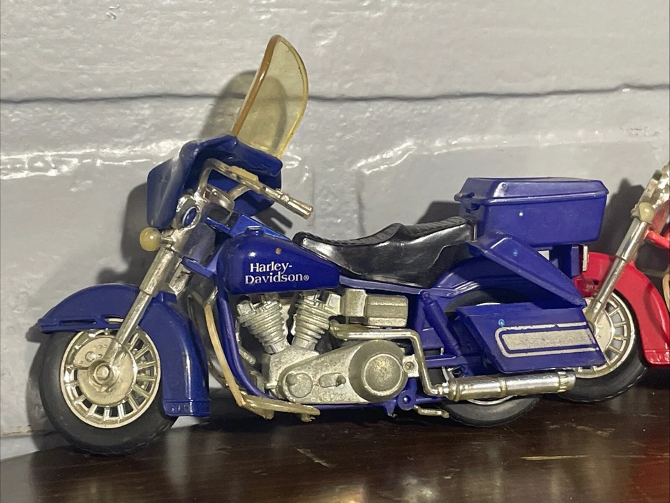 (2) Vintage Matchbox 1 Blue & 1 Red Harley-Davidson 4.5" Toy Motorcycles  - Image 2 of 4