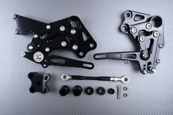 Commandes reculées alu pour améliorer la position sur KTM RC