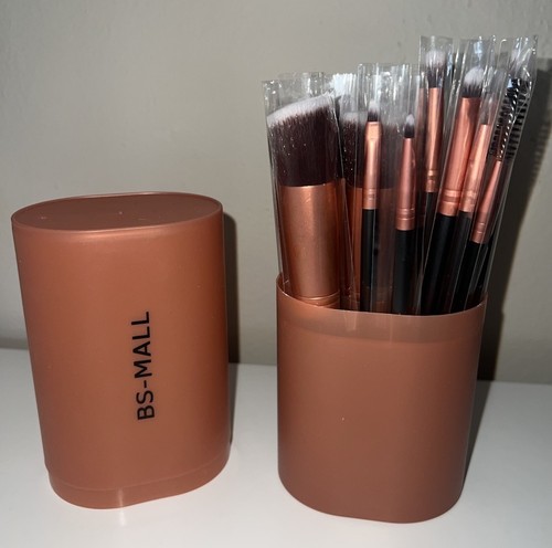 Makeup Brush Set With Travel Case 13 Brushes BRAND NEW