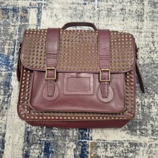 Borsa a tracolla grande Dr Martens in pelle a punta con borchie messenger borsa per laptop 15"