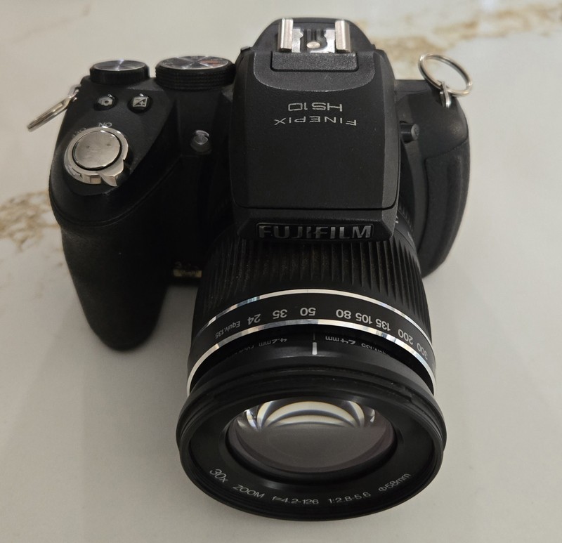 fujifilm finepix HS10