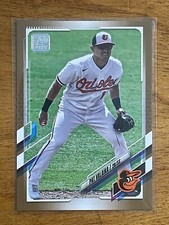 2021 Topps Update Series Pat Valaika Gold Parallel 0665/2021 Orioles #US199