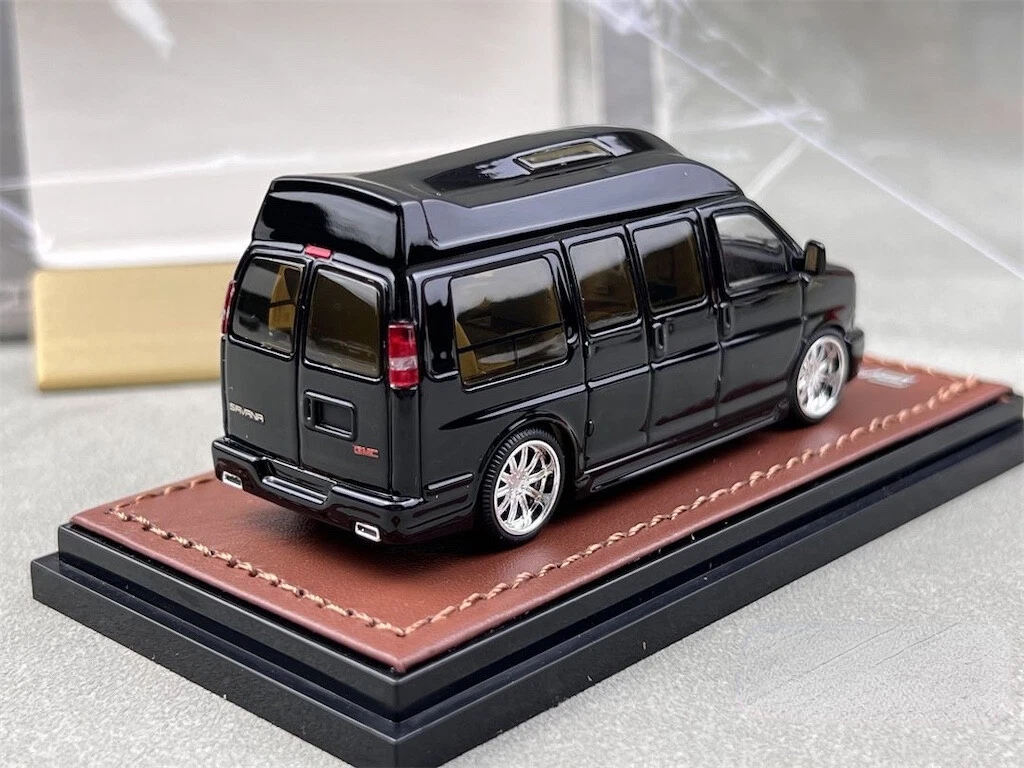 GOC 1/64 Scale GMC SAVANA Cargo Van Diecast Car Model Toy
