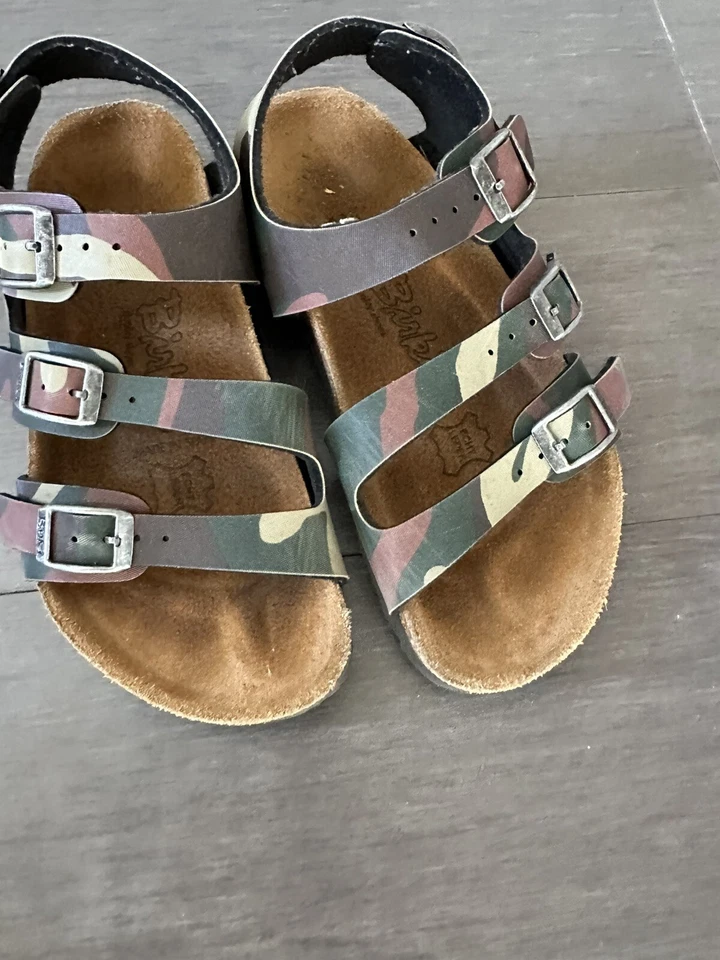 Sandalias Birkenstock Birki's Milano camufladas verdes marrones con hebilla 13 13,5 31 para niños Foto 2 de 4