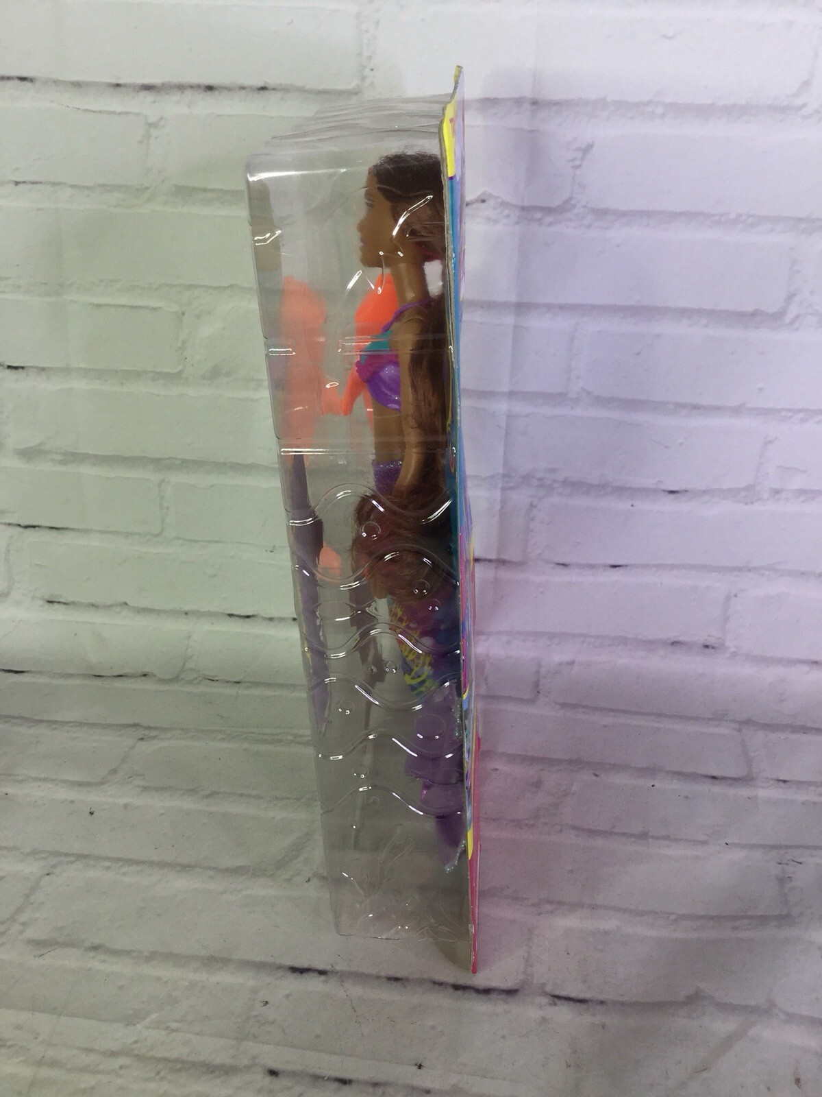 barbie fbd64 dolphin magic transforming mermaid doll