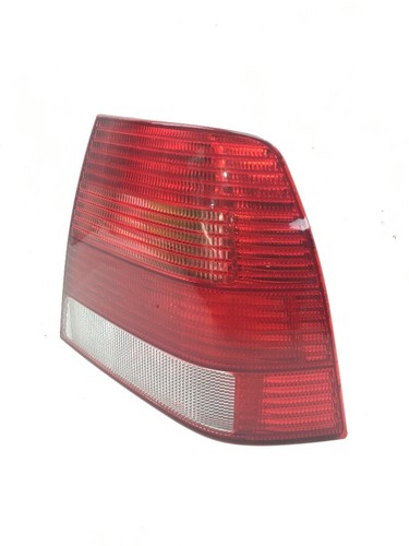 VW Bora 1J Rückleuchte rechts 1J5945096AB Rücklicht mit Lampenträger