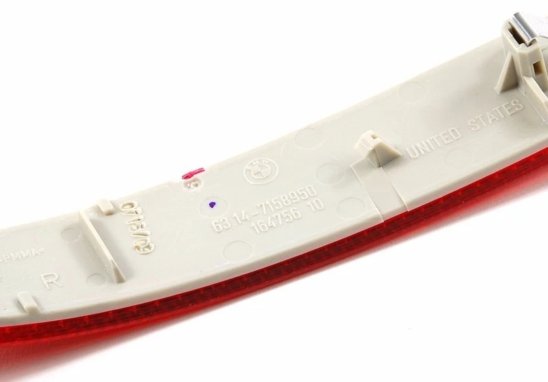 Cubierta de parachoques trasero derecho genuino BMW E70 X5 (rojo) NUEVO Foto 2 de 2