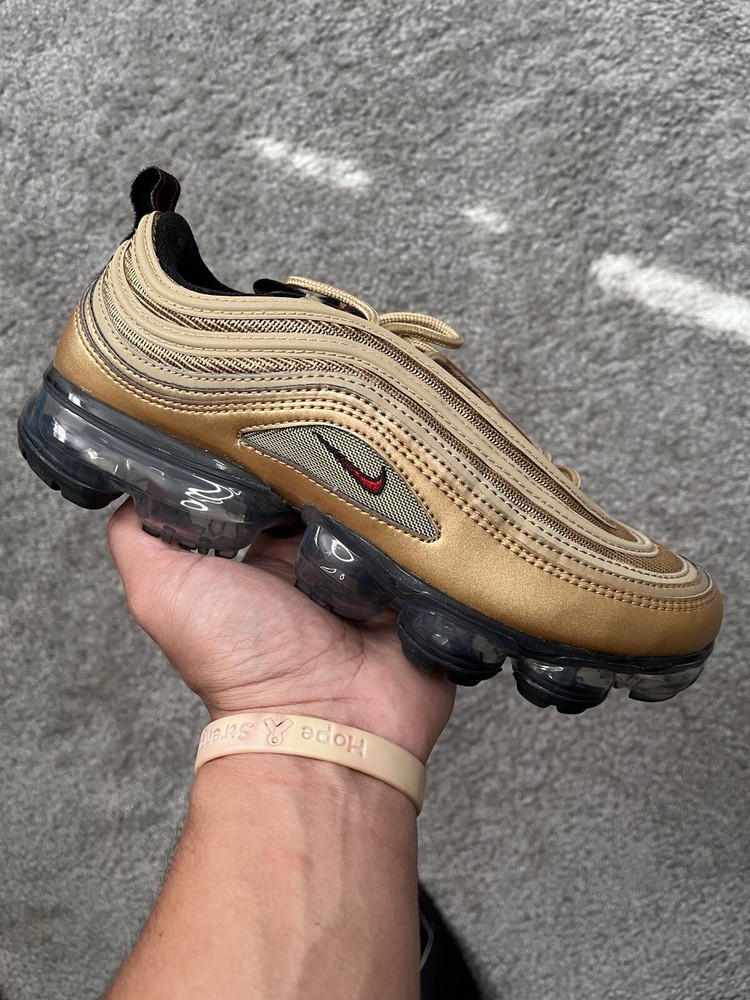Nike Air VaporMax 97 in Metallic Gold