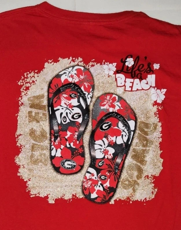 Lifes A Beach Georgia Girl Red T-Shirt Size XLarge Women’s UGA Measuring 44"×28" - Image 2 of 4