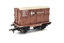 Bachmann 33-325 BR Conflat A Wagon B704739 & British Railways BD46724B Container