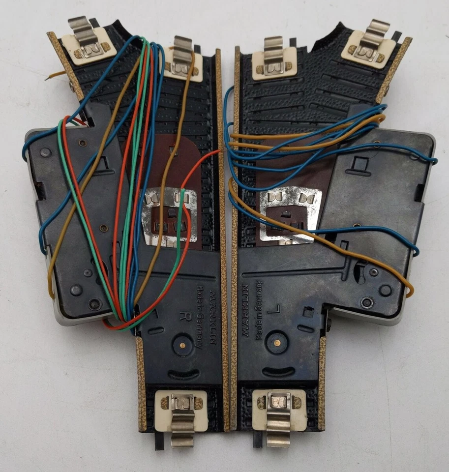 Marklin 3600MWS HO Vintage LH/RH Electric Switches Pair/Box - Image 4 of 4
