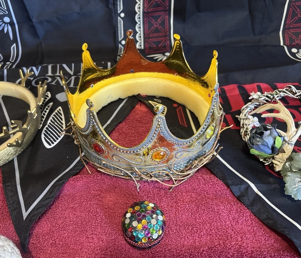 Juego de Tronos Costumbres 15 Artículos Set 3 Cuervos, 2 Banderas, 2 Piezas de Ropa, Cinturón Foto 4 de 4