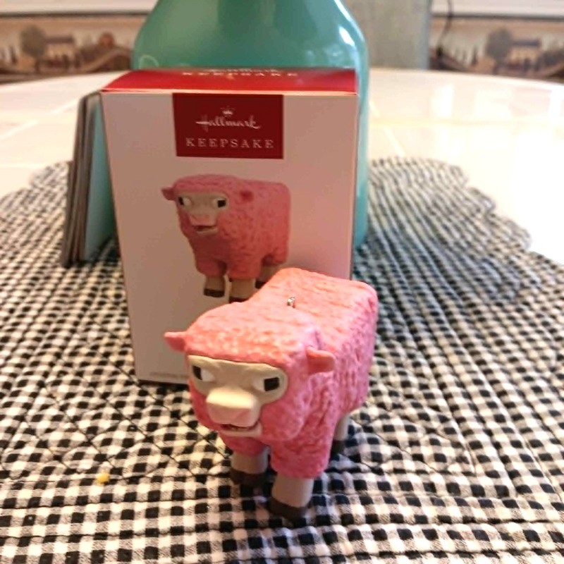 HALLMARK MINECRAFT PINK SHEEP 2025 CHRISTMAS KEEPSAKE ORNAMENTS