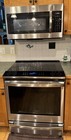 Ge Smart electric range with matching microwave