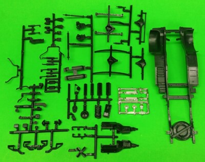 1984 GMC 4x4 Pickup Fall Guy Truck 1/25 Frame Axle Rear End 5.7 350 Engine Trans