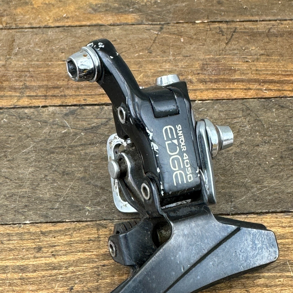 Vintage Suntour Edge 4050 Front Derailleur Braze Bottom Pull Black Lightning A2 - Image 4 of 4