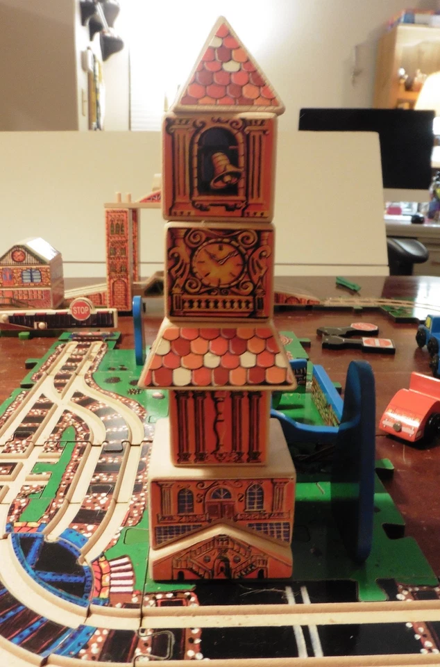 Puzzle World Expandable Wooden Big City Adventure Set, partial - Image 4 of 4