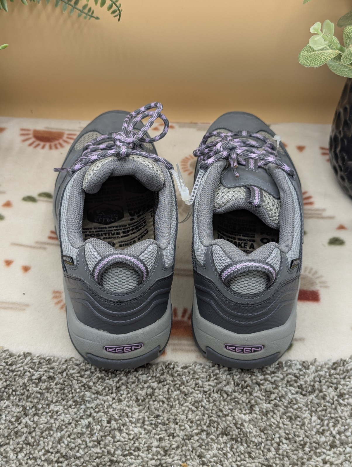 Scarpe da donna NUOVE Keen Koven taglia 7 5 escursionismo trail passeggio stivali casual outdoor