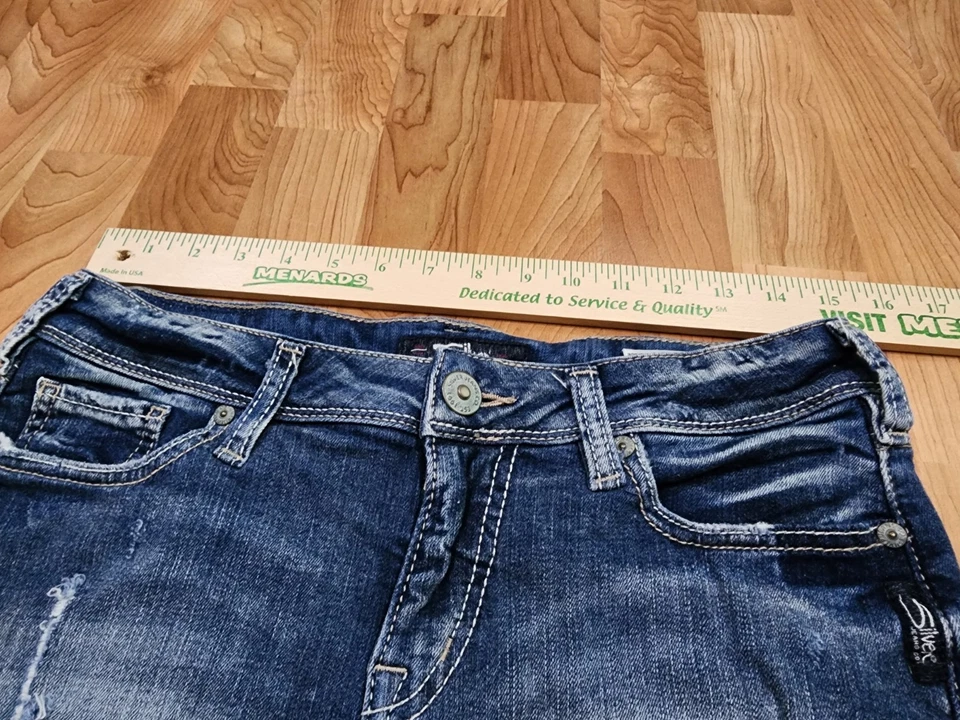 Pantalones Cortos Jean Plateados Berkley Talla 28 X 4 Medidas En Fotos Desgastados Corte Foto 2 de 4