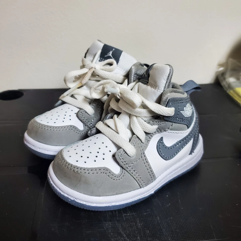 Niño pequeño 5C Jordan 1 Mid SE blanco gris frío gris medio HF3195-100 Foto 2 de 4