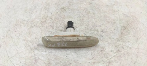 BMW 3 Touring E46 Kotflügelblinker vorne links 2228592 3.00 Diesel 34649000