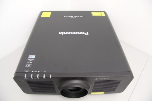 Panasonic PT-RZ670 Laser DLP Projektor nur 4822 Stunden inklusive Handbuch - Bild 3 von 14