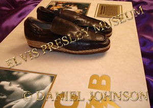 Elvis-Presley-owned-and-worn-brown-shoes-that-Elvis-wore-in-and-around-Graceland