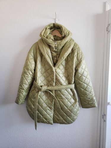NWT Women Puffer Hooded Quilted Belted Coat Jacket size M